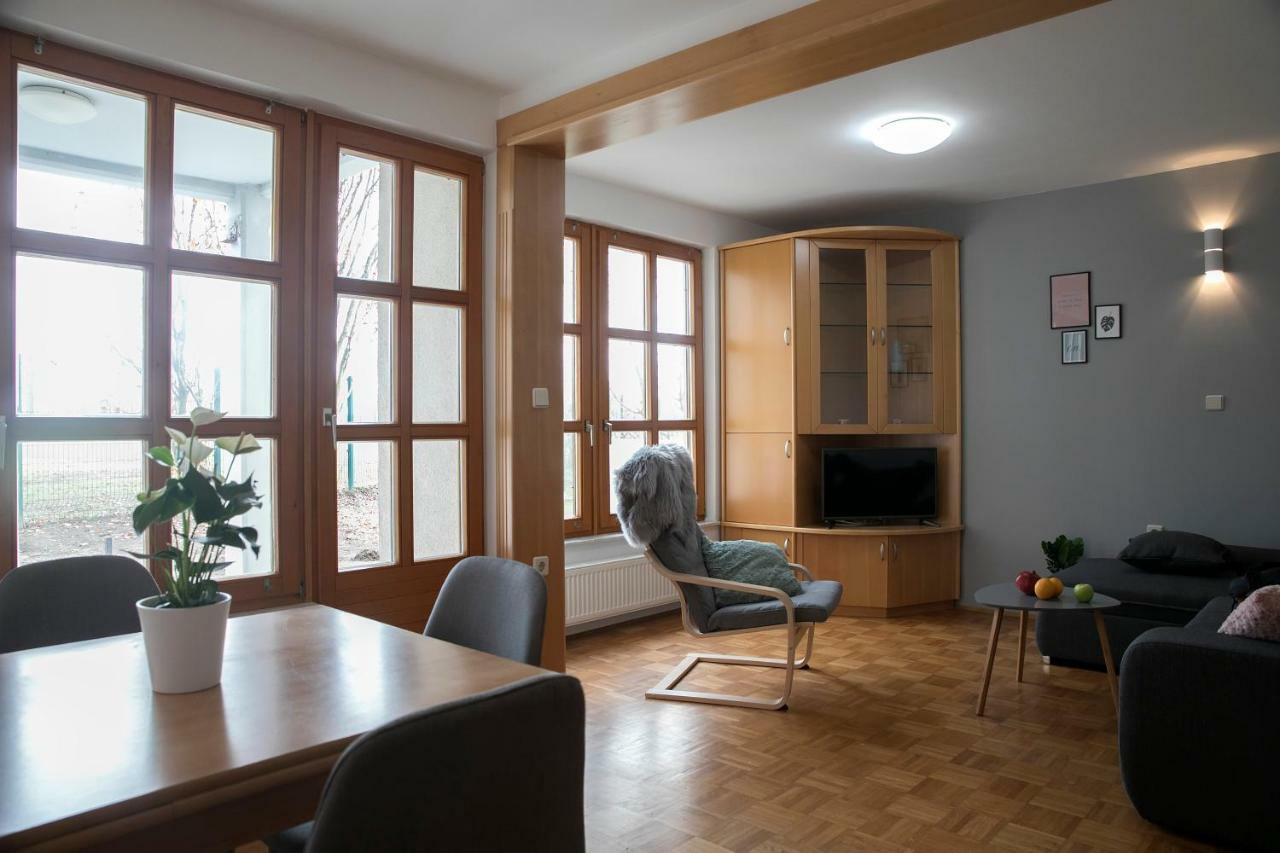 Apartma Spelca Banovci Luaran gambar