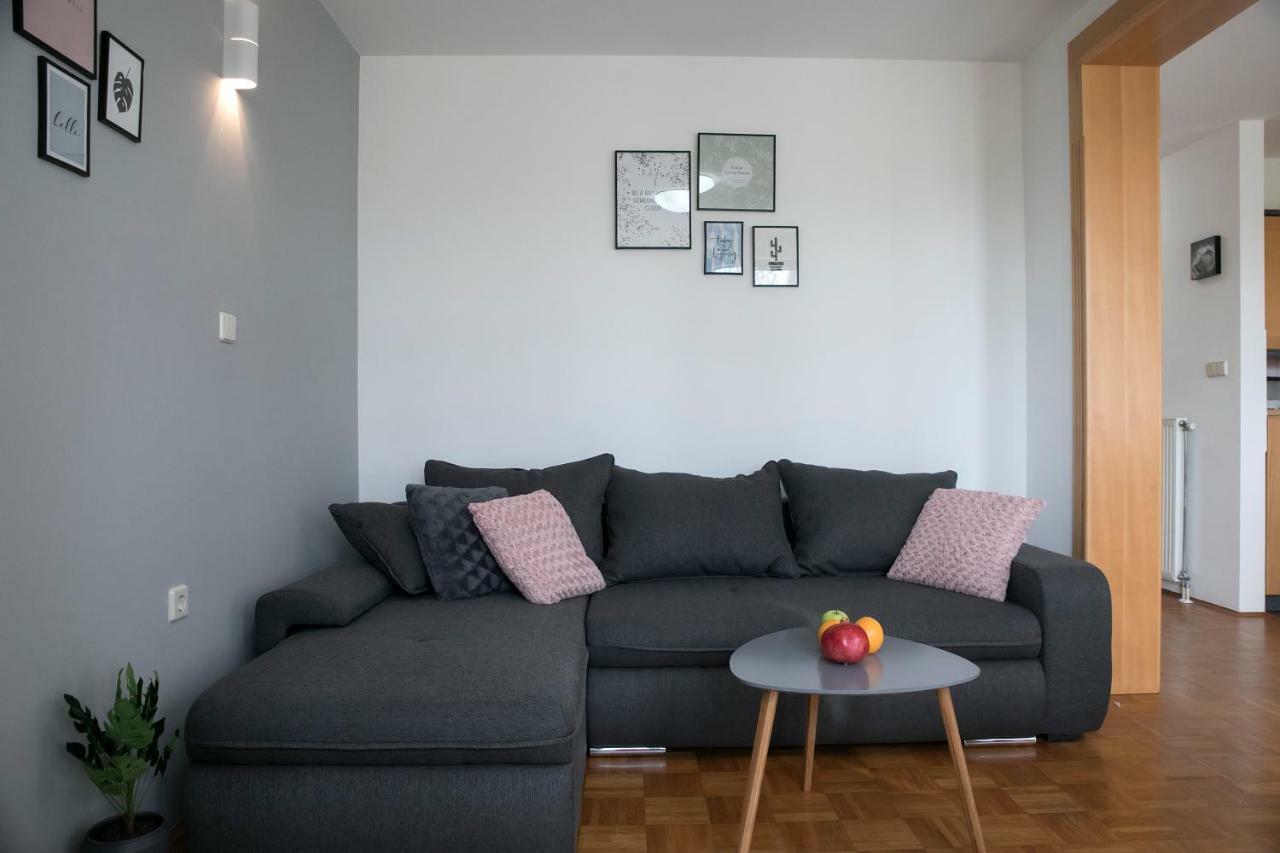 Apartma Spelca Banovci Luaran gambar