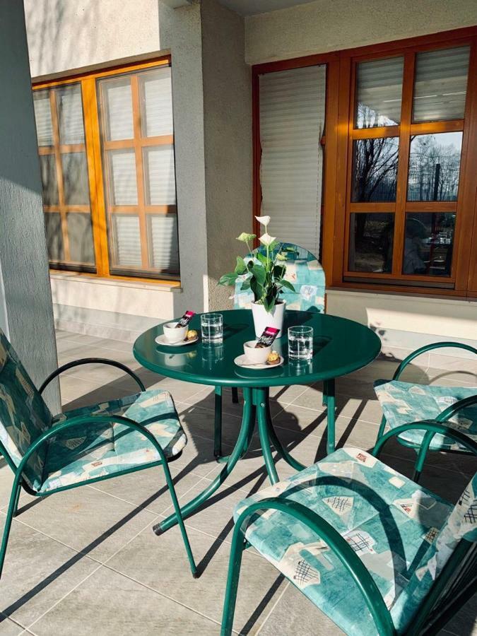 Apartma Spelca Banovci Luaran gambar